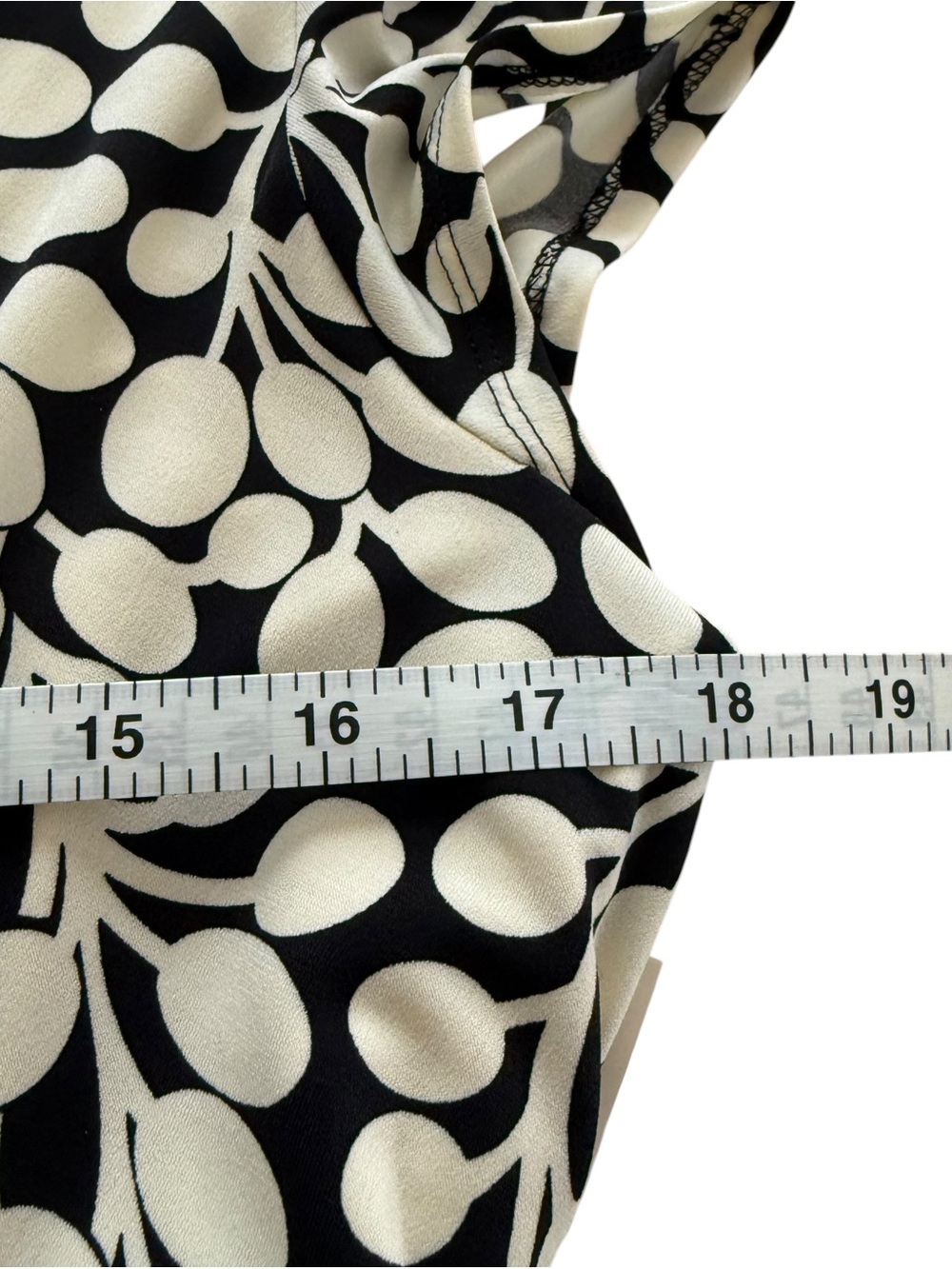 Maggy London Black and White Floral Leaf Print Surplice Empire Waist Dress NWT - Picture 5 of 8